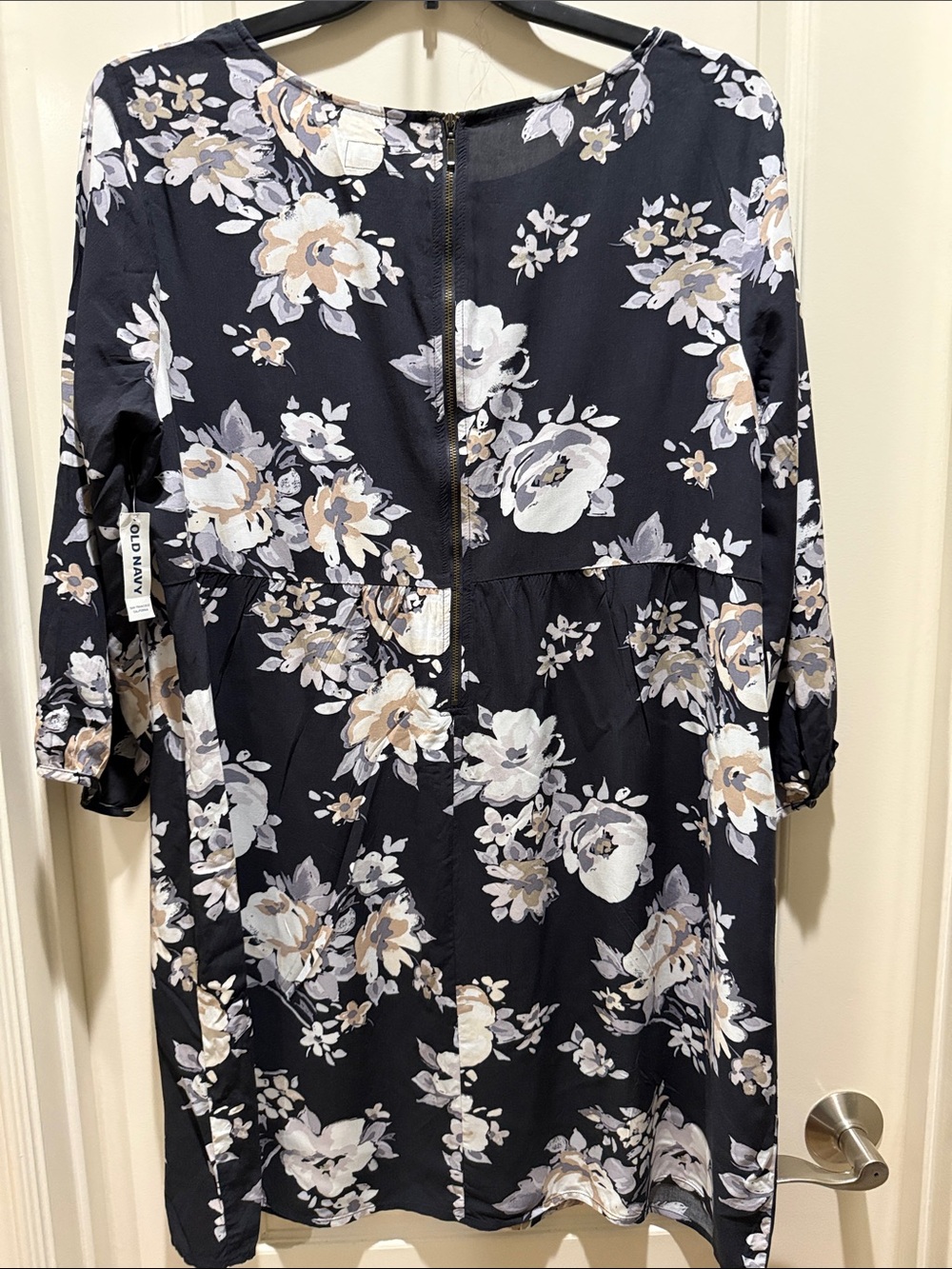 Old Navy NWT Black Floral Dress with Cream and Gray Blooms XL 100% Rayon - Picture 2 of 10